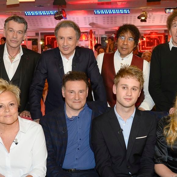 Jean-Loup Dabadie, Muriel Robin, Pierre Sled, Nicolas Sled, Valentine Sled, Sophie Davant, Patrick Dupond, Michel Drucker, Laurent Voulzy et Alain Souchon - Enregistrement de l'émission "Vivement Dimanche" à Paris le 1er Avril 2015. L'émission sera diffusée le 05 Avril 2015. Invité principal Sophie Davant.