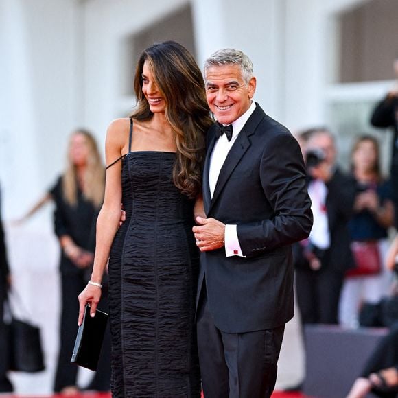 George Clooney et sa femme Amal à la cérémonie d'ouverture et la projection du film "Ink" lors de la 83ème édition du festival international du film de Venise, la Mostra le 2 septembre 2026. © Pierre Perusseau / Bestimage