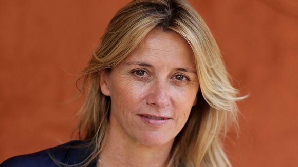 Sarah Poniatowski et son fils Roman Lavoine passent un moment parfait dans un lieu qui attire les foules