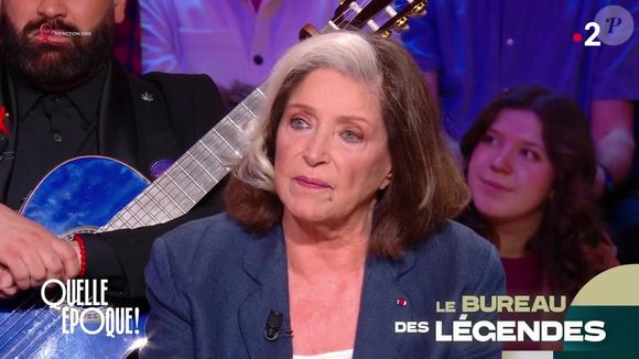 Françoise Fabian révèle l'origine de sa mèche blanche dans le nouveau numéro de "Quelle époque !".