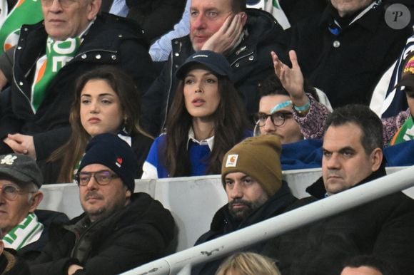 Iris Mittenaere - Célébrités dans les tribunes du match d'ouverture du Tournoi des six nations : France-Irlande (36-14) au Stade de France à Saint-Denis le 5 février 2026. © Lionel Urman/Bestimage