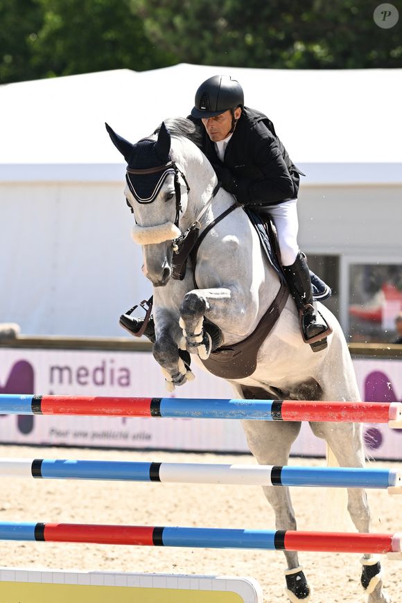 Serge Varsano sur Mylo Van Klapscheut au Prix Geberit lors de la 10ème édition du "Longines Paris Eiffel Jumping" à la Plaine de Jeux de Bagatelle à Paris le 23 juin 2024.
© Pierre Perusseau / Veeren / Bestimage