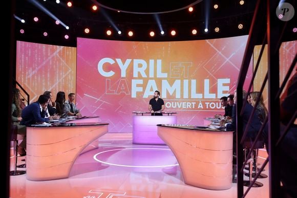 Exclusif - Cyril Hanouna, lors de l'émission Tout Beau Tout N9uf (TBT9) présenté par C.Hanouna et diffusé en direct sur W9 le 24 octobre 2025.

© Jack Tribeca / Bestimage