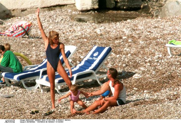 La créatrice Alix de la Comble se raconte dans les colonnes de "L'Étiquette". 


Stéphanie de Monaco et sa fille Pauline en vacances AGENCE / BESTIMAGE