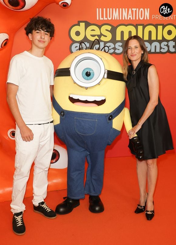 Aujourd'hui âgés de 17 et 11 ans, Léon Gabriel et Anna Paloma font la fierté de leur célèbre maman. 

Camille Cottin et son fils Léon à la Première du film "Des Minions et des Monstres" au cinéma le Rex à Paris le 23 mars 2026. 

© Coadic Guirec/Bestimage