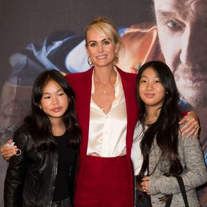 Laeticia Hallyday et ses filles Joy et Jade - Projection au Grand Rex à Paris des documentaires "Johnny USA" et "A nos promesses" à l'occasion de la Journée Spéciale Johnny, son rêve américain. Le 21 octobre 2020
© Jacovides-Moreau / Bestimage
