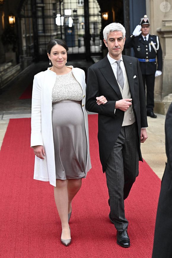 La princesse Alexandra de Luxembourg et le prince Louis Xavier Marie Guillaume de Luxembourg arrivent à la cérémonie d'abdication du grand-duc Henri de Luxembourg au palais grand-ducal de Luxembourg, le 3 octobre 2025. Le Luxembourg intronisera un nouveau souverain aujourd'hui, le prince Guillaume devant succéder à son père, le grand-duc Henri, qui abdiquera officiellement le même jour, mettant fin à un règne de 25 ans. Photo par David Niviere/ABACAPRESS.COM