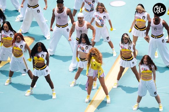 Shakira a marqué le point culminant du show en interprétant l’hymne "Dai Dai" aux côtés de Burna Boy.

Shakira lors de la première cérémonie d'ouverture de la Coupe du Monde de la FIFA 2026 à Mexico (FIFA World Cup 2026), le 11 juin 2026.

Zuma Press/Bestimage