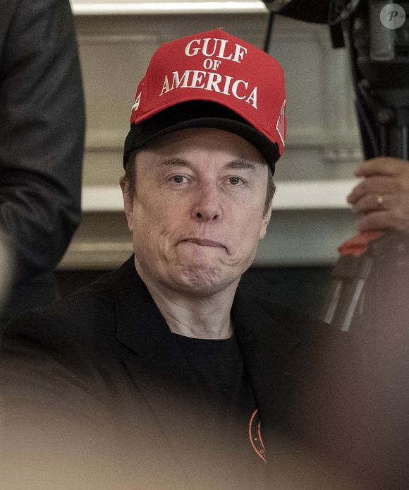 Washington, DC - Président Donald J. Trump s'exprime durant une réunion du cabinet à la Maison Blanche avec Elon Musk le 30/04/2025

Photo : Backgrid USA / Bestimage