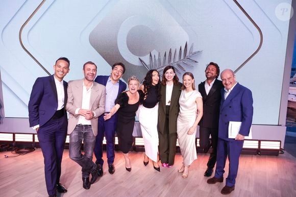 Exclusif - Mohamed Bouhafsi, Augustin Trappenard, Patrick Cohen, Anne-Elisabeth Lemoine, Nabilla Vergara, Rebbecca Zlotowski, Jodie Foster, Bertrand Chameroy, Pierre Lescure  - Plateau de l'émission "C à vous" lors du 78ème Festival International du Film de Cannes le 21 mai 2025. © Jack Tribeca / Bestimage