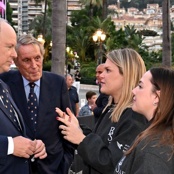 Savoir que le prince Albert est présent pour les occasions spéciales ravit Camille Gottlieb. 

Camille Gottlieb, la fille de la princesse Stéphanie et de Jean Raymond Gottlieb, est au départ du 9ème E-Rallye de Monte-Carlo, en tant que co-pilote de son amie Margaux Grundstein au volant d'une volvo, sur la place du Casino à Monaco, le 15 octobre 2025. © Bruno Bebert / Bestimage