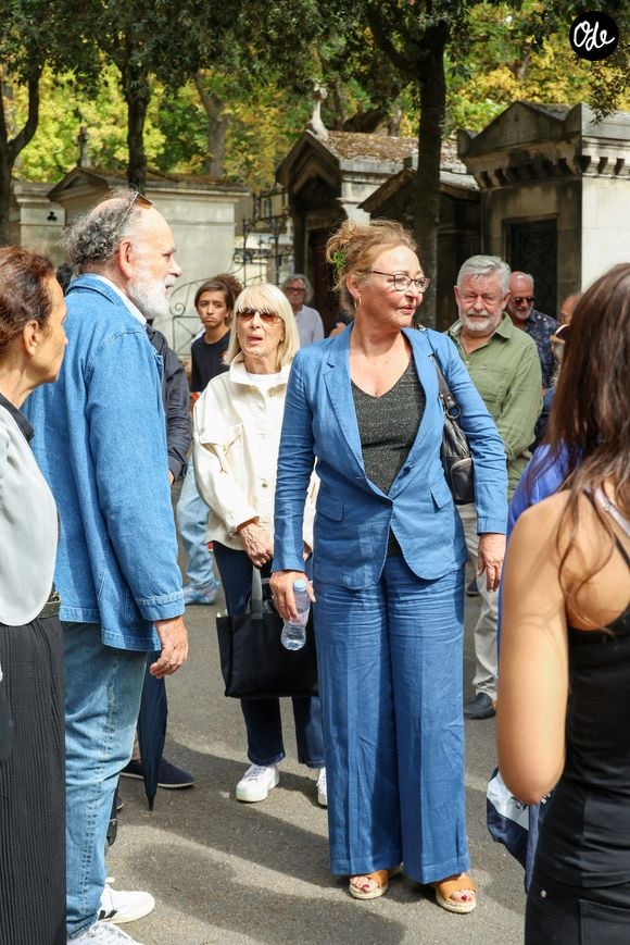 Jean-Pierre Darroussin et Catherine Frot aux obsèques de Dominique Frot au cimetière du Père Lachaise à Paris, France, le 21 août 2026. © enis Guignebourg/Bestimage