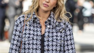 "Je joue ma grand-mère dans l'histoire de mon père" : Laura Smet partage un tendre message avant le tournage du biopic de Johnny Hallyday