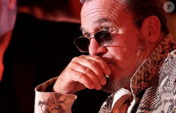 Des gélules qu'il se prescrit tout seul.

Florent Pagny - Soirée de gala "Heroes for Imagine" qui a permis de récolter dix millions d'euros au profit de la recherche contre les maladies génétiques à Paris le 23 septembre 2024.

© Dominique Jacovides / Bestimage