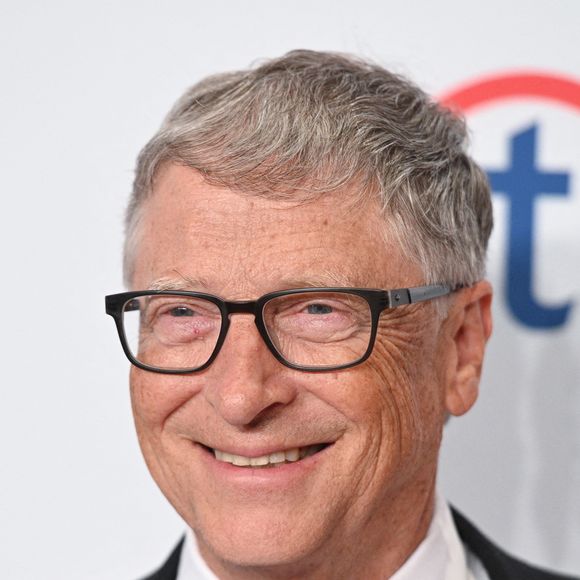Cofondateur de Microsoft à seulement 19 ans, il a rapidement troqué les bancs de l’université contre les bureaux sans fenêtre d’une start-up en plein essor. 

Bill Gates au photocall du gala "Time 100" au Lincoln Center à New York, le 8 juin 2022. STARMAX / BESTIMAGE