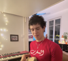 Sur son compte Instagram, Mehdi partage très régulièrement ses prouesses musicales sous son vrai nom, Mehdi Hamidou. 

Mehdi, le fils aîné de Dany Boon