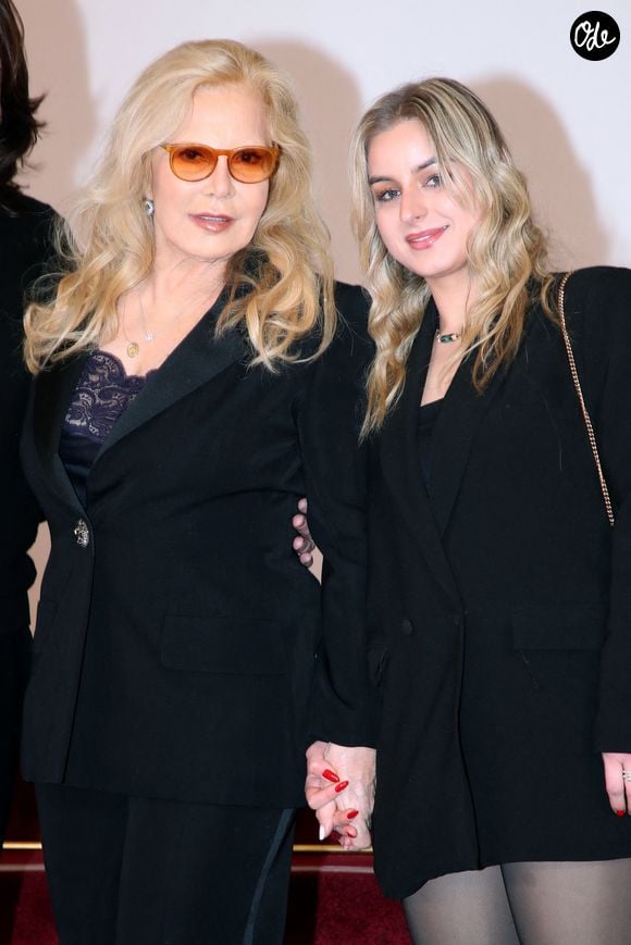 Sur les réseaux sociaux, Darina Scotti-Vartan aime parfois ouvrir les albums de famille pour partager quelques souvenirs. 

Sylvie Vartan et sa fille Darina Scotti - Célébrités au Défilé de Mode Stéphane Rolland, Collection Haute Couture Printemps / Été 2025, dans le cadre de la Fashion Week de Paris, France, le 27 Janvier 2025. 
© Bertrand Rindoff / Bestimage