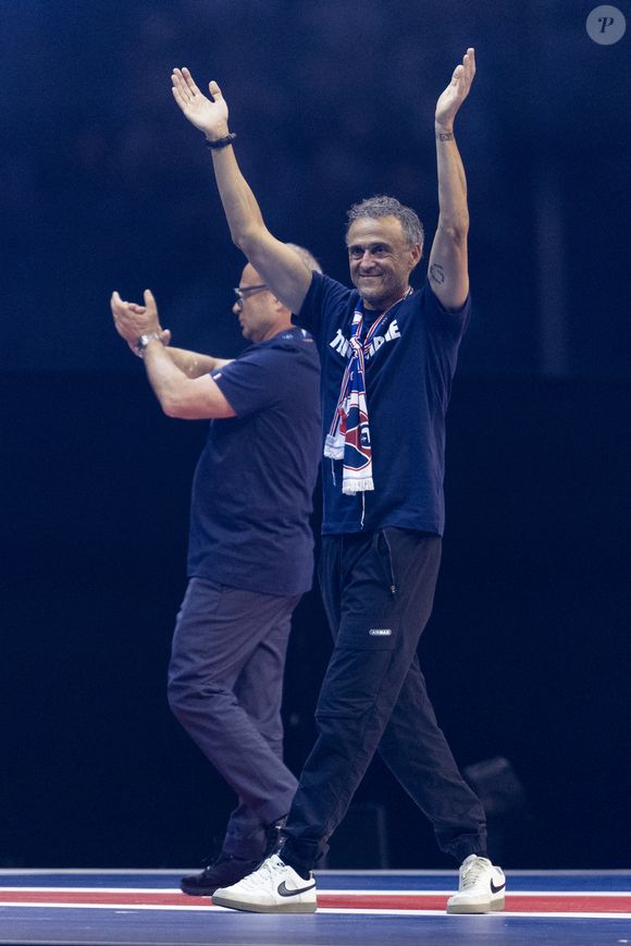 Luís Campos, Luis Enrique - Les joueurs du PSG célèbrent leur titre de Champion d'Europe au Parc Des Princes à Paris, le 1er juin 2025.
© Cyril Moreau/Bestimage