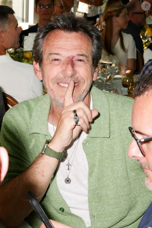 Et de conclure : "Je joue à la pétanque avec des amis tous les soirs ici, à Portigliolo (...)", a précisé le comédien. "Et malgré un tournage en fin septembre, je vais tous faire pour être présent à Ajaccio pour le tournoi international de pétanque". Exclusif - Jean-Luc Reichmann - Première édition du Multi Screen Grand Prix : une célébration inédite de la création audiovisuelle française dans le cadre prestigieux du Pullman Paris Tour Eiffel sous la présidence de S. Martin (Directeur Général de l’ARPP : l’Autorité de Régulation Professionnelle de la Publicité et également Président de La Fabrique des Formats) et animée par E. Eméyé (journaliste et présentatrice). Paris le 12 juin 2025 - © Jack Tribeca / Bestimage