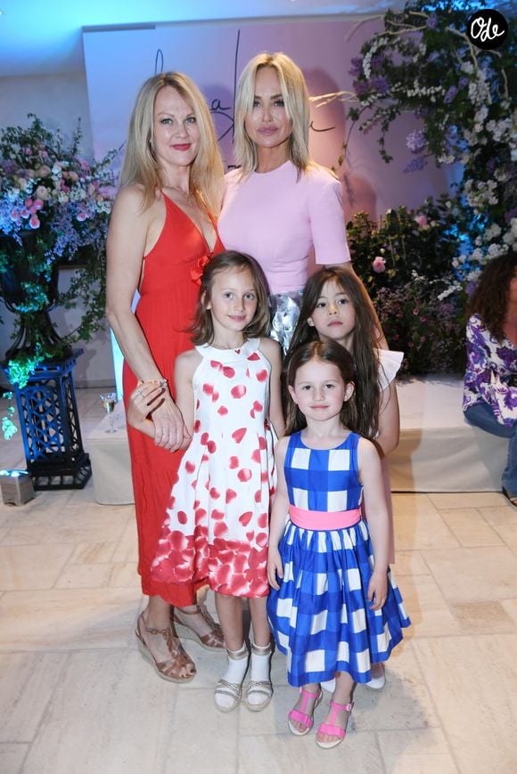 Adriana Karembeu avec sa fille Nina, sa soeur Natalia Sklenarikova et ses nièces - A l'occasion de la fête des Mères, Adriana Karembeu et Lenôtre s'associent pour créer l'entremets "Nina" au Pré Catelan à Paris le 29 avril 2025. © Rachid Bellak/Bestimage