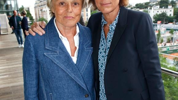 Muriel Robin et Anne Le Nen ont quitté un sublime village adoré des stars pour franchir la mer et s'installer dans une ville fréquentée par de nombreux retraités