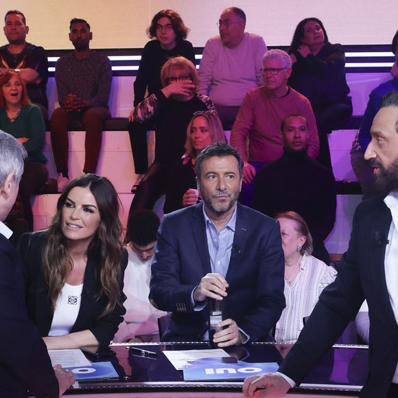 Exclusif - Amelie Bitoun, Bernard Montiel, Cyril Hanouna, sur le plateau de l'émission " TPMP " présentée par C.Hanouna et diffusée en direct sur Youtube et sur toutes les box (SFR, FREE, MyCanal etc), Paris, France, le 04 mars 2025. © Jack Tribeca / Bestimage