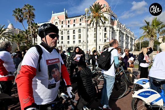 Un dispositif de sécurité strict n'autorise désormais plus que le passage des vélos dans ce périmètre.   

Rassemblement à Nice pour réclamer la libération des otages israéliens après l'attaque du 7 octobre du Hamas au 100ème jour de leur captivité. 

© Bruno Bebert / Bestimage
