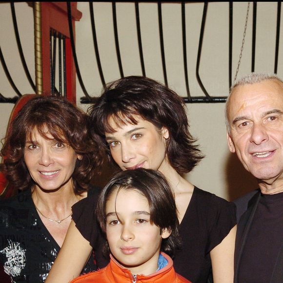 Stéphanie, Marie, Alexis et Michel Fugain au Gala du ring au Cirque d'hiver de Paris en 2005 © Rachid Bellak/Bestimage