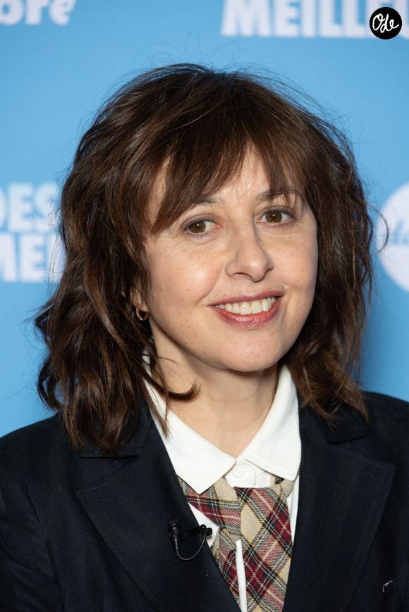 Côté forme, l'actrice mise avant tout sur une activité physique régulière : course à pied et yoga font partie de sa routine

Valérie Bonneton assiste à la première parisienne du film « Des Jours Meilleurs » au cinéma Max Linder, le 7 avril 2025 à Paris, en France. Photo de Nasser Berzane/ABACAPRESS.COM