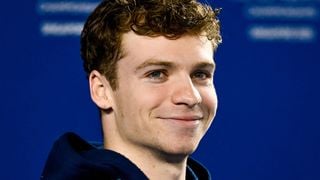 "La face cachée de l'iceberg" : Derrière les médailles et la gloire de Léon Marchand, une réalité bien moins brillante