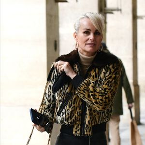 Exclusif - Laeticia Hallyday est allée au studio Guillaume Tell à Suresnes, le studio où Johnny enregistrait, avant d'aller à l'hôtel Costes à Paris le 16 novembre 2021. Sur place, elle a assisté à l'enregistrement du single de la gagnante du concours organisé par Laeticia Hallyday et Warner Music, Agathe Roberts. Cette dernière s'est produite sur la scène de l'Accor Arena lors du concert-hommage à Johnny Hallyday, le 14 septembre 2021.  © Agence / Bestimage