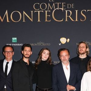 Exclusif - Julien De Saint Jean, Matthieu Delaporte, Alexandre de la Patellière, Pierre Niney, Anamaria Vartolomei, Patrick Mille, guest lors de l'avant-première du film "Le Comte de Monte-Cristo" au Grand Rex à Paris le 20 juin 2024.

© Coadic Guirec / Olivier Borde / Bestimage