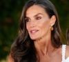 La reine Letizia d’Espagne accorde une importance capitale à son petit-déjeuner, qu’elle considère comme un rituel santé et beauté. 

Le roi Felipe VI et la reine Letizia d’Espagne, avec leurs filles la princesse Leonor et l'infante Sofia d'Espagne et la reine Sofia lors de la réception d'été annuelle au palais de Marivent à Majorque. © LALO YASKY / BESTIMAGE