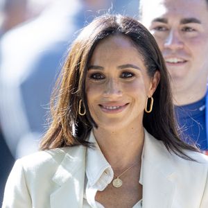 Sur Instagram, Meghan Markle a aimé la publication de Taylor Swift.

Meghan Markle marche avec des membres de l'équipe britannique et du personnel de service avant l'épreuve de cyclisme lors des Jeux Invictus à Düsseldorf, le 15 septembre 2023.

Photo : Agence / Bestimage