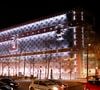 En 2023, "CFNews Immo" avait annoncé que LVMH avait signé un bail avec le Qatar. La célèbre marque compte y ouvrir son tout premier hôtel de luxe.

Louis Vuitton va ouvrir son hôtel de luxe de 6000 m2 sur les Champs Elysées !  Situé au 103 avenue des Champs-Elysées à Paris, ce bâtiment incroyable se situera juste en face du célèbre flagship de Louis Vuitton.
Christophe Aubert via Bestimage