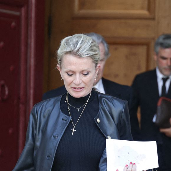 Sophie Davant et William Leymergie assistent aux obsèques de Philippe Labro à l'église Saint Germain des Prés à Paris, France, le 13 juin 2025. Philippe Labro, journaliste, auteur, réalisateur et compositeur prolifique, est décédé à l'âge de 88 ans des suites d'un cancer le 4 juin. Photo by Nasser Berzane/ABACAPRESS.COM