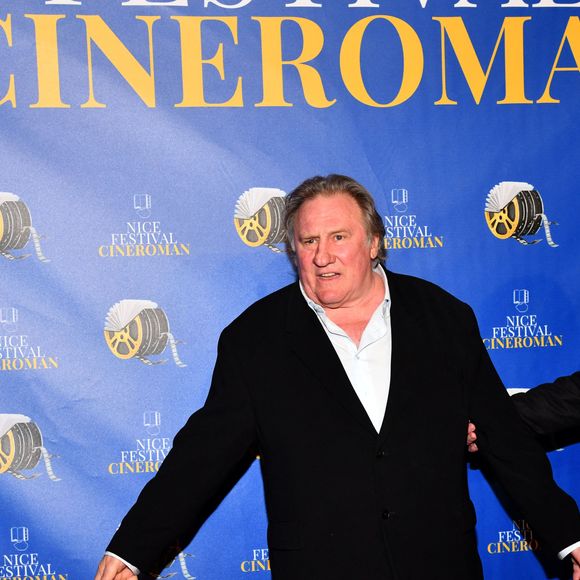 Marie Gillain, Gérard Depardieu et Daniel Benoin, l'organisateur du Festival, lors de la soirée de clôture de la 3eme édition du Festival Cinéroman à Nice, le 24 octobre 2021. C'est avec la remise des prix et la projection en avant première du film Goliath, réalisé par F.Tellier, que Cinéroman s'est achevé avec en invité surprise, G.Depardieu. 
9 films tirés de roman ont été présentés en compétition et le Jury, présidé cette année par N.Bedos, a recompensé pour le prix du meilleur film adapté d'un roman : F.Zeller pour The Father,  pour Le prix d'interprétation féminine : G.Londez pour The Father, dans Le Discours de Laurent Tirard et Benedetta de Paul Verhoeven, pour le prix d'interprétation masculine : B.Lavernhe pour Le Discours de Laurent Tirard, pour le prix coup de coeur  du festival à une personnalité du cinéma pour sa relation très forte avec la ville de Nice et la côte d'Azur : M.Boujenah,  et pour finir, le prix spécial du jury a été décerné à G.Depardieu pour avoir remis dans la lumière des oeuvres  littéraires et su incarner des personnages de papier auxquels personne n'aurait osé prêter sa voix et son regard. Maigret, Germinal, Les Misérables, Monte Cristo, Les Valseuses, Sous le soleil de Satan, Les Illusions Perdues, Des Hommes, L'homme au masque de fer...