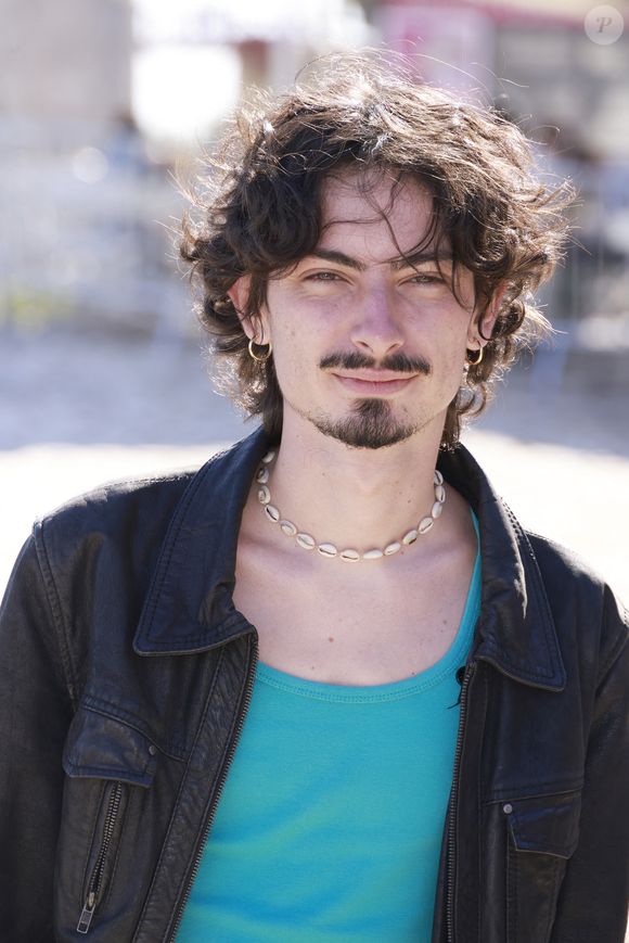 Théo Fernandez au photocall de la série "Darknet-sur-Mer" lors de la 24ème édition du Festival de la Fiction TV de La Rochelle, le 17 septembre 2022.

Photo : Christophe Aubert / Bestimage