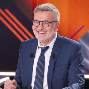 Une opportunité loin de la télé, qu'il n'avait pourtant pas envisagée au départ...

Le présentateur de télévision et animateur de radio français Laurent Ruquier présente sa nouvelle émission sur la chaîne BFMTV, intitulée « Le 20H de Ruquier », à Paris, en France, le 25 septembre 2023. Photo de Jérôme Dominé/ABACAPRESS.COM