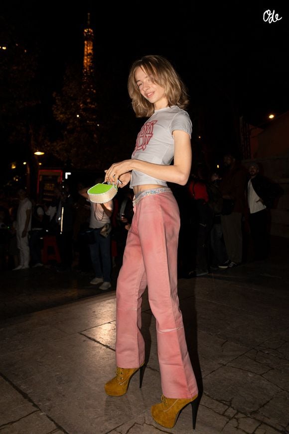 Sa marraine Arielle Dombasle est également associée à cet univers très libre.

Billy Blanchard - Les célébrités au défilé Jean-Paul Gaultier collection printemps / été 2027 lors de la fashion week à Paris le 4 octobre 2026. © Florian Lavielle / Bestimage