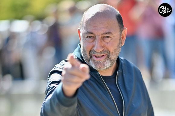 Kad Merad pose lors de la séance photo de « BELPHEGOR » dans le cadre du 27e Festival de fiction de La Rochelle, le 17 septembre 2025 à La Rochelle, en France. Photo de Franck Castel/ABACAPRESS.COM
