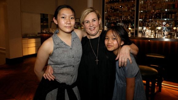 "Il la différencie parfois trop" : Hélène Darroze a choisi un prénom peu utilisé pour l'une de ses filles, il a une signification importante pour elle