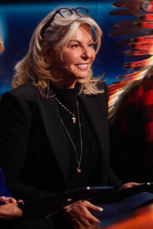 Exclusif - Caroline Margeridon - Enregistrement de l'émission "100% logique" présentée par C. Feraud et qui sera diffusée samedi 1er mars à 21.10 sur France 2 et sur france.tv, au Studio du Lendit à Saint-Denis, France, le 12 décembre 2024. © Christophe Clovis / Bestimage