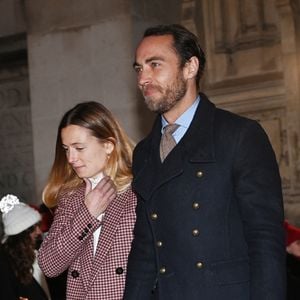Pour l'occasion, son père James a partagé la plus adorable des photos sur son Instagram
Des membres de la famille royale assistent à la cérémonie de chants de Noël à l'abbaye de Westminster. © Splash News/ABACA