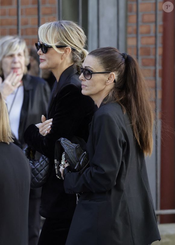 Laeticia Hallyday - Arrivées aux obsèques de N.Farès en l'église Saint-Jean-de-Montmartre à Paris, le 24 avril 2026. N.Farès est décédée le 17 avril 2026 à l'âge de 57 ans, quelques jours après un "incident cardiaque" survenu le 12 avril 2026 dans la piscine du complexe sportif, Blanche (9ème).
© Jacovides / Borde / Bestimage