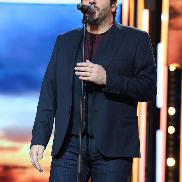 Patrick Fiori - Les personnalités se mobilisent lors de la 37ème édition du Téléthon sur le plateau de France 2, avec pour parrain Vianney. Cette année, 80,6 millions de dons ont été promis. Le 9 décembre 2023. 
© Coadic Guirec / Bestimage