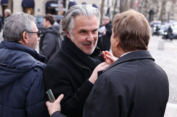 Vincent Labrune arrive à la cérémonie funéraire de Rolland Courbis à l'église de la Madeleine à Paris, France, le 14 janvier 2026. Rolland Courbis, ancien footballeur français, entraîneur et commentateur médiatique au franc-parler, est décédé à l'âge de 72 ans. Photo par Jerome Domine/ABACAPRESS.COM
