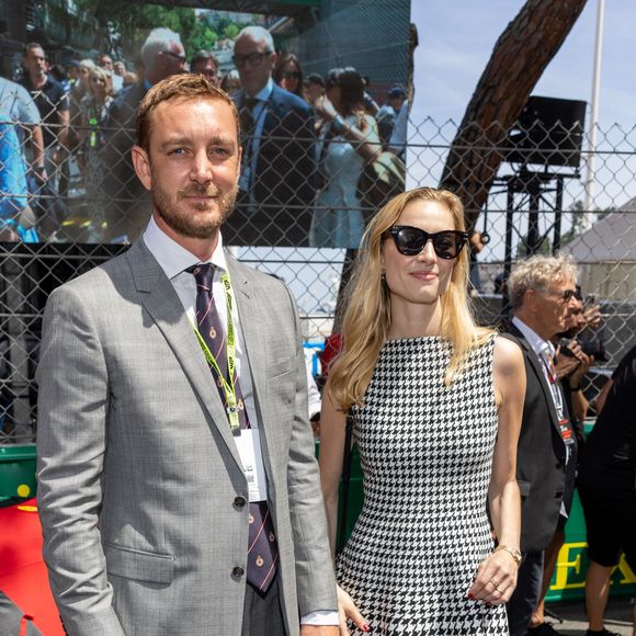 Un immense fierté pour le couple qui n'a pas encore dévoilé de photo de leur nouveau-né...

Pierre Casiraghi et Beatrice Borromeo lors du Grand Prix de Formule 1 de Monaco, le 26 mai 2024.

Photo : Pool Monaco / Bestimage