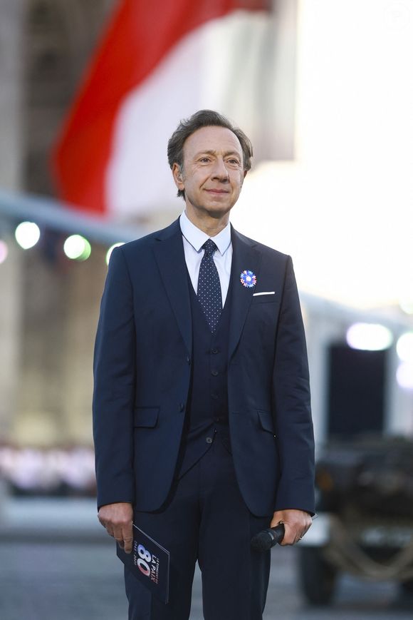 Exclusif - Stéphane Bern - Emission "Le concert pour la paix" sur les Champs-Elysées à Paris, retransmis en direct sur France 2, le 8 mai 2025. © Christophe Clovis - Pierre Perusseau / Bestimage