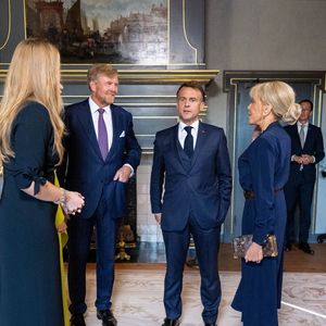 Elle est actuellement au Pays-Bas pour le début du sommet de l'OTAN à La Haye

Emmanuel et Brigitte Macron rencontrent le roi Willem-Alexander, la reine Maxima des Pays-Bas et la princesse Amalia avant un dîner qui marque le début du sommet de l'OTAN à La Haye aux Pays-Bas le 24 juin 2025

©Backgrid USA / Bestimage